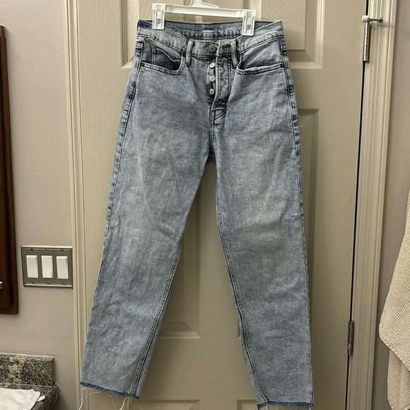 Old Navy Sky Rise jeans - Picture 1 of 3